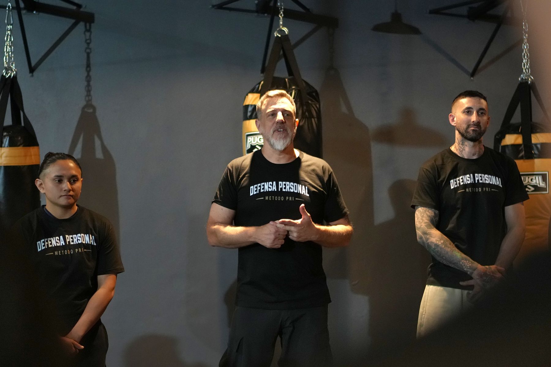 Clase de defensa personal en la Academia Diego Kravetz